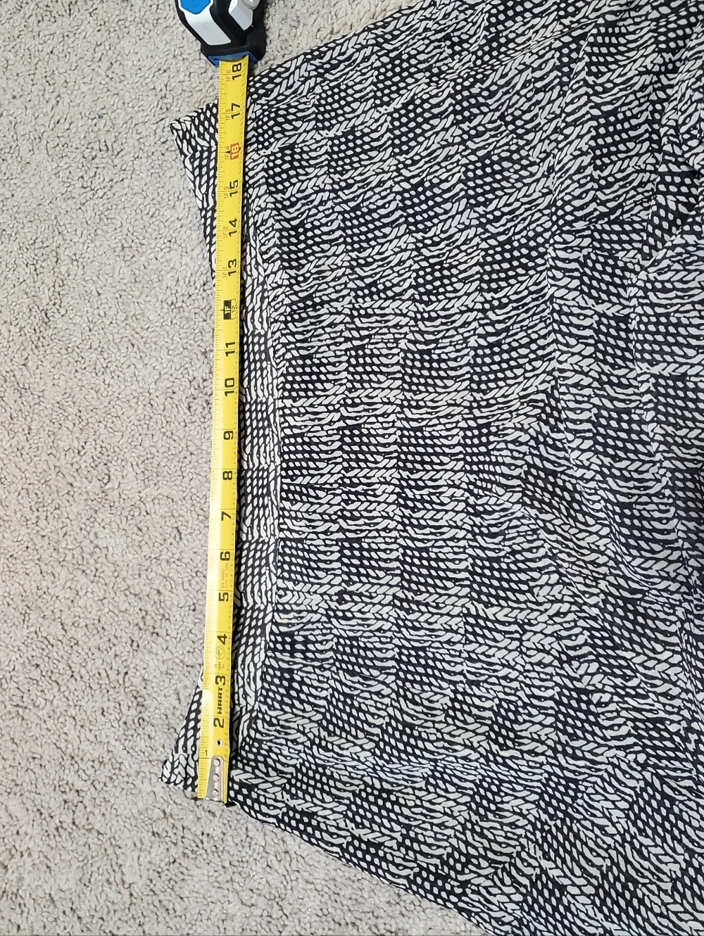 Cabi Flowy Black And White Midi Skirt Size 12